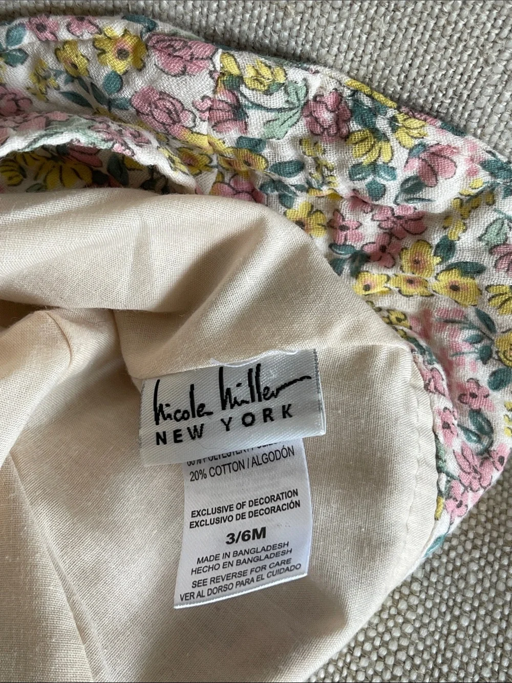 Cream Knit Sleeveless Vest with Pocket Details
